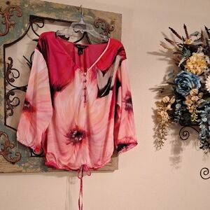 White House Black Market Pink Floral Blouse.  NWOT Size Small